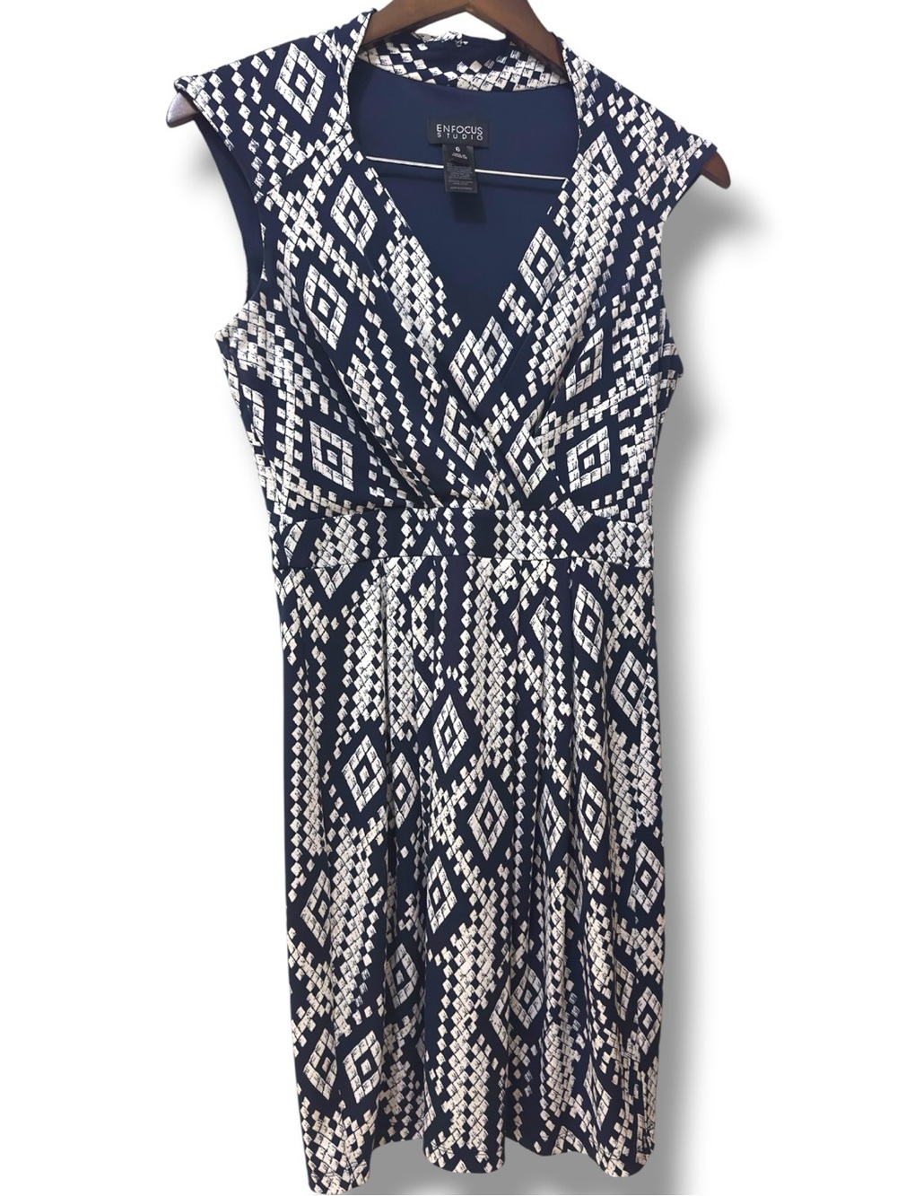 Enfocus Studio |NWOT Navy Ivory Geometric V-Neck Printed Fit Flare Dress (6) - Picture 3 of 11